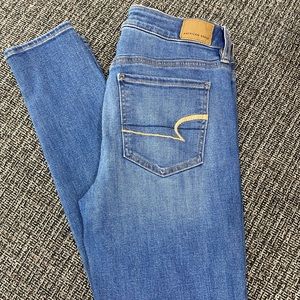 AMERICAN EAGLE SUPER STRECH JEGGINGS SIZE 8